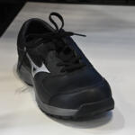 【画像】ミズノとクルマ業界との繋がりがますます太くなる！　HRCに提供するウェアの現物がついに登場【大阪オートメッセ2026】 〜 画像37