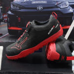 【画像】ミズノとクルマ業界との繋がりがますます太くなる！　HRCに提供するウェアの現物がついに登場【大阪オートメッセ2026】 〜 画像40