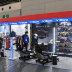 【画像】ミズノとクルマ業界との繋がりがますます太くなる！　HRCに提供するウェアの現物がついに登場【大阪オートメッセ2026】 〜 画像8