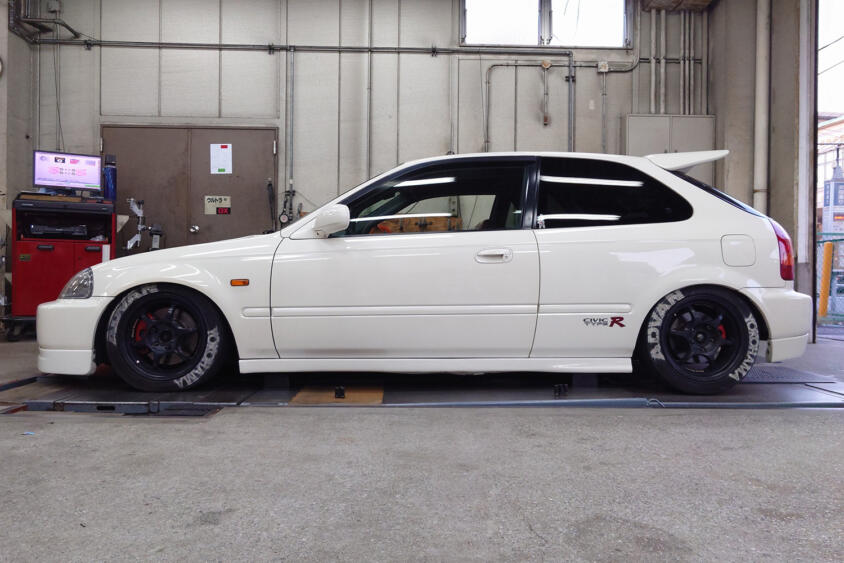 車高を下げるとたいていのクルマはカッコよく見える……が、しかしシャコタンは多大な犠牲も払う必要がある！