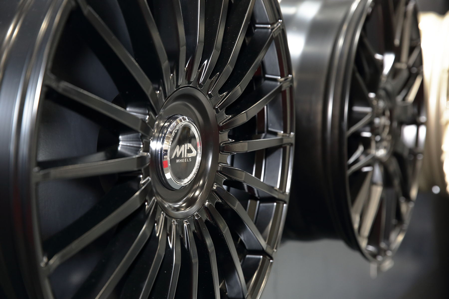 守備範囲の広さば武器のMIDが話題のホイールを堂々展示【大阪オートメッセ2026】 〜 画像10