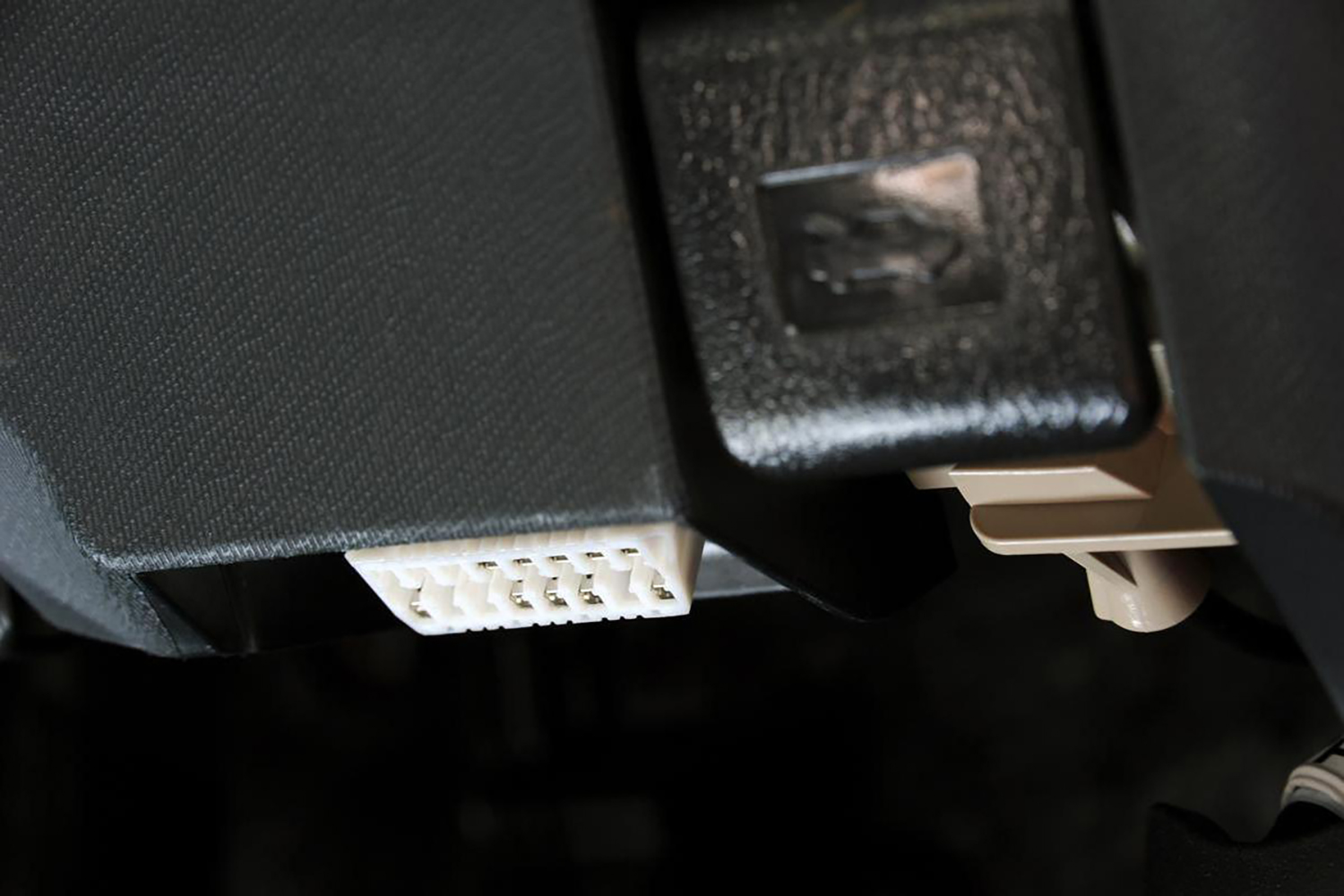 CAN通信プラグのイメージ 〜 画像4