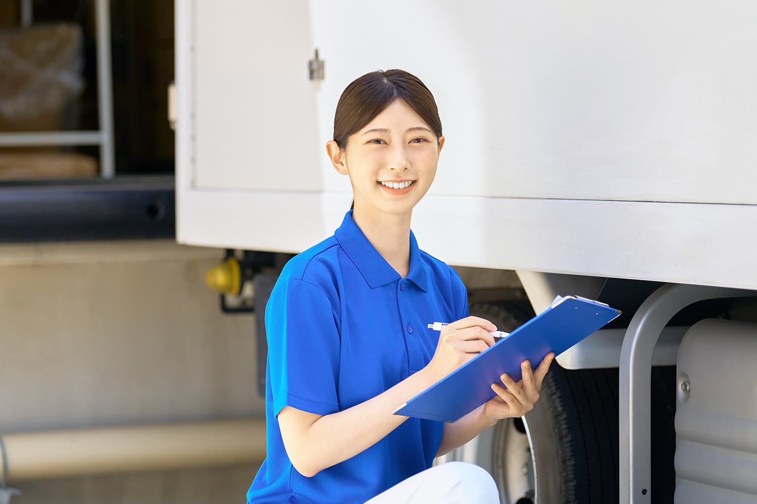 女性トラックドライバーのイメージ