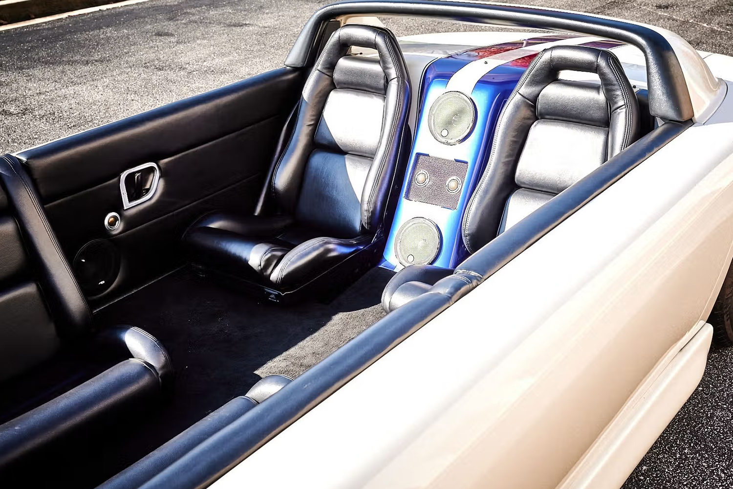 ダッジ・バイパー リムジン仕様