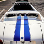 【画像】これAI画像じゃない？　違和感満点のダッジバイパーの「リムジン」レンタカーがヤバすぎる 〜 画像1