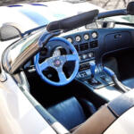 【画像】これAI画像じゃない？　違和感満点のダッジバイパーの「リムジン」レンタカーがヤバすぎる 〜 画像4