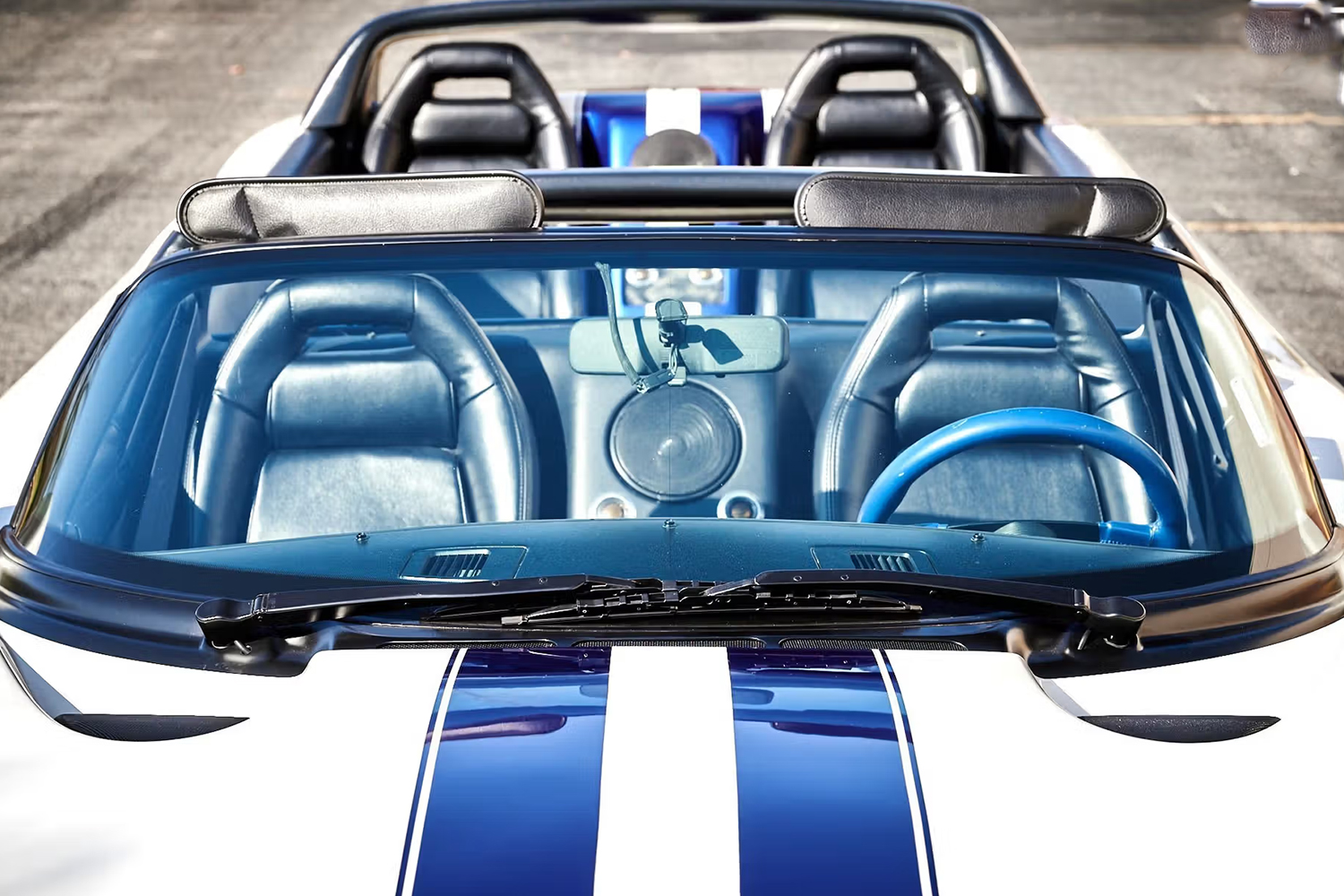 12人も乗れる狂気のダッジ・バイパー リムジン仕様の気になる中身 〜 画像5