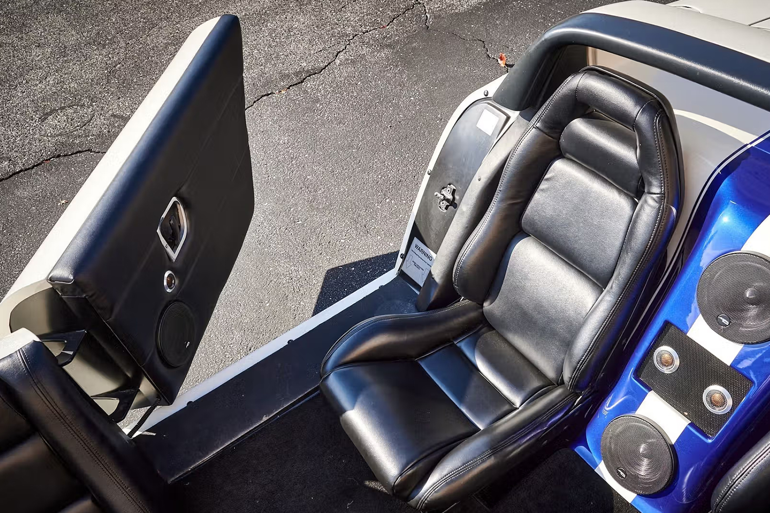 12人も乗れる狂気のダッジ・バイパー リムジン仕様の気になる中身 〜 画像6