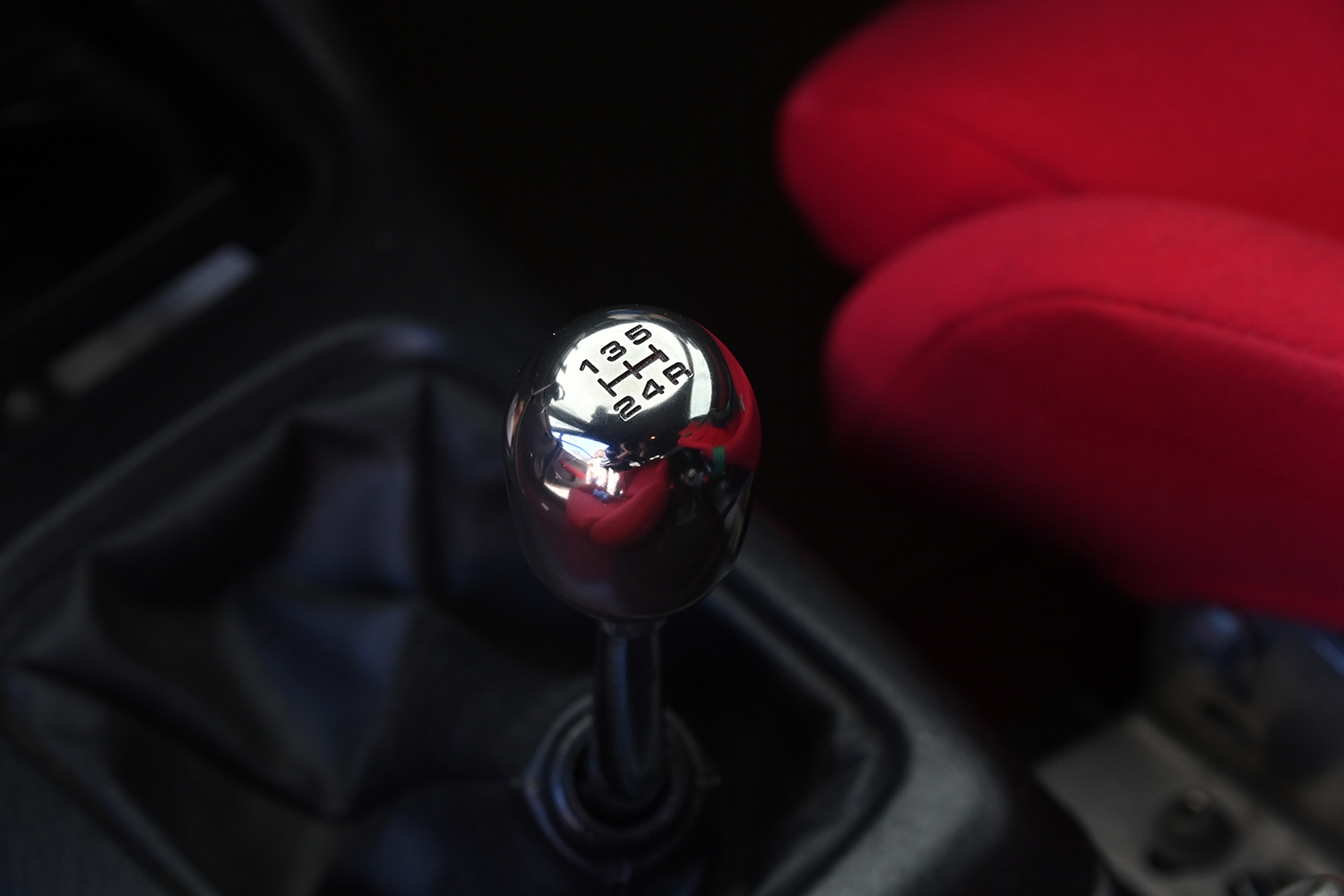 タイプRシリーズのチタン製シフトノブがホンダスピリット全開だった 〜 画像1