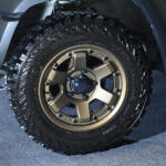 【画像】「ブロンコ」「ランクル」「ハイラックスチャンプ」に顔面整形……これぞジムニーの真骨頂！　ファンに刺さりまくる変身っぷりに脱帽【大阪オートメッセ2026】 〜 画像7