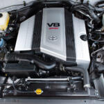 【画像】ガチの悪路走破性にセレブも乗りたい高級感をプラス！　ランクルが高級SUVの称号を手に入れた「100系」とは 〜 画像17