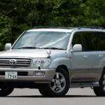 【画像】ガチの悪路走破性にセレブも乗りたい高級感をプラス！　ランクルが高級SUVの称号を手に入れた「100系」とは 〜 画像16