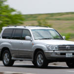 【画像】ガチの悪路走破性にセレブも乗りたい高級感をプラス！　ランクルが高級SUVの称号を手に入れた「100系」とは 〜 画像7