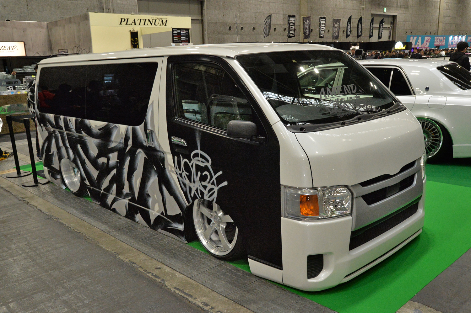 大阪オートメッセ2026に展示されていたAMENDのハイエース