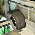 【画像】着地した姿はまるで箱！　フレームを切り貼りしてフルカスタムしたAMENDのハイエースは職人技が光る宝石箱だった【大阪オートメッセ2026】 〜 画像9