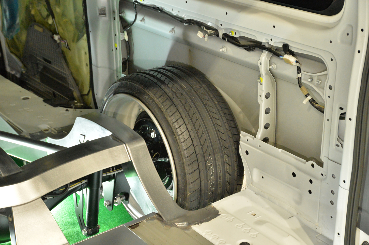 AMENDのハイエースは職人技が光りまくる宝石箱だった【大阪オートメッセ2026】 〜 画像9