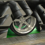 【画像】着地した姿はまるで箱！　フレームを切り貼りしてフルカスタムしたAMENDのハイエースは職人技が光る宝石箱だった【大阪オートメッセ2026】 〜 画像6