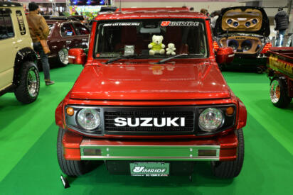 伝説のサムライを現代風にオマージュ！　K-BREAK渾身の力作「JIMRIDE SAMRAI JIMMNY」の存在感に圧倒された【大阪オートメッセ2026】