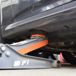 【画像】そこで作業はなしだろ！　そんな工具で交換する気？　クルマのDIYこれはダメだろなポイント３つ 〜 画像5