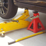 【画像】そこで作業はなしだろ！　そんな工具で交換する気？　クルマのDIYこれはダメだろなポイント３つ 〜 画像2