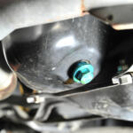 【画像】そこで作業はなしだろ！　そんな工具で交換する気？　クルマのDIYこれはダメだろなポイント３つ 〜 画像4