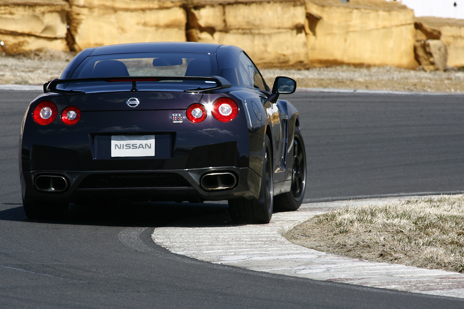 ブレーキだけで400万円以上する知る人ぞ知る超弩級モデル「R35GT-R スペックV」の狂気 〜 画像6