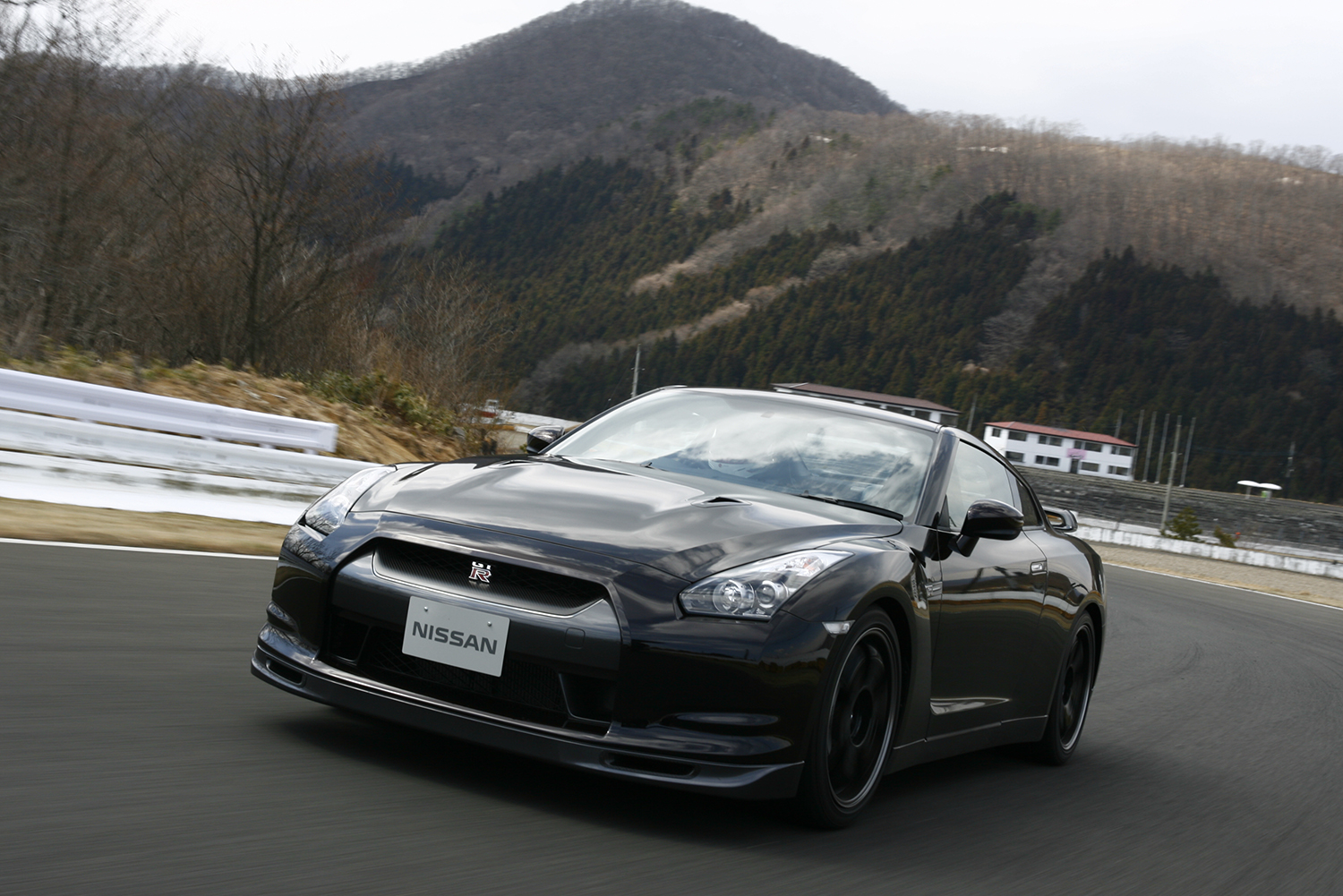 ブレーキだけで400万円以上する知る人ぞ知る超弩級モデル「R35GT-R スペックV」の狂気 〜 画像10
