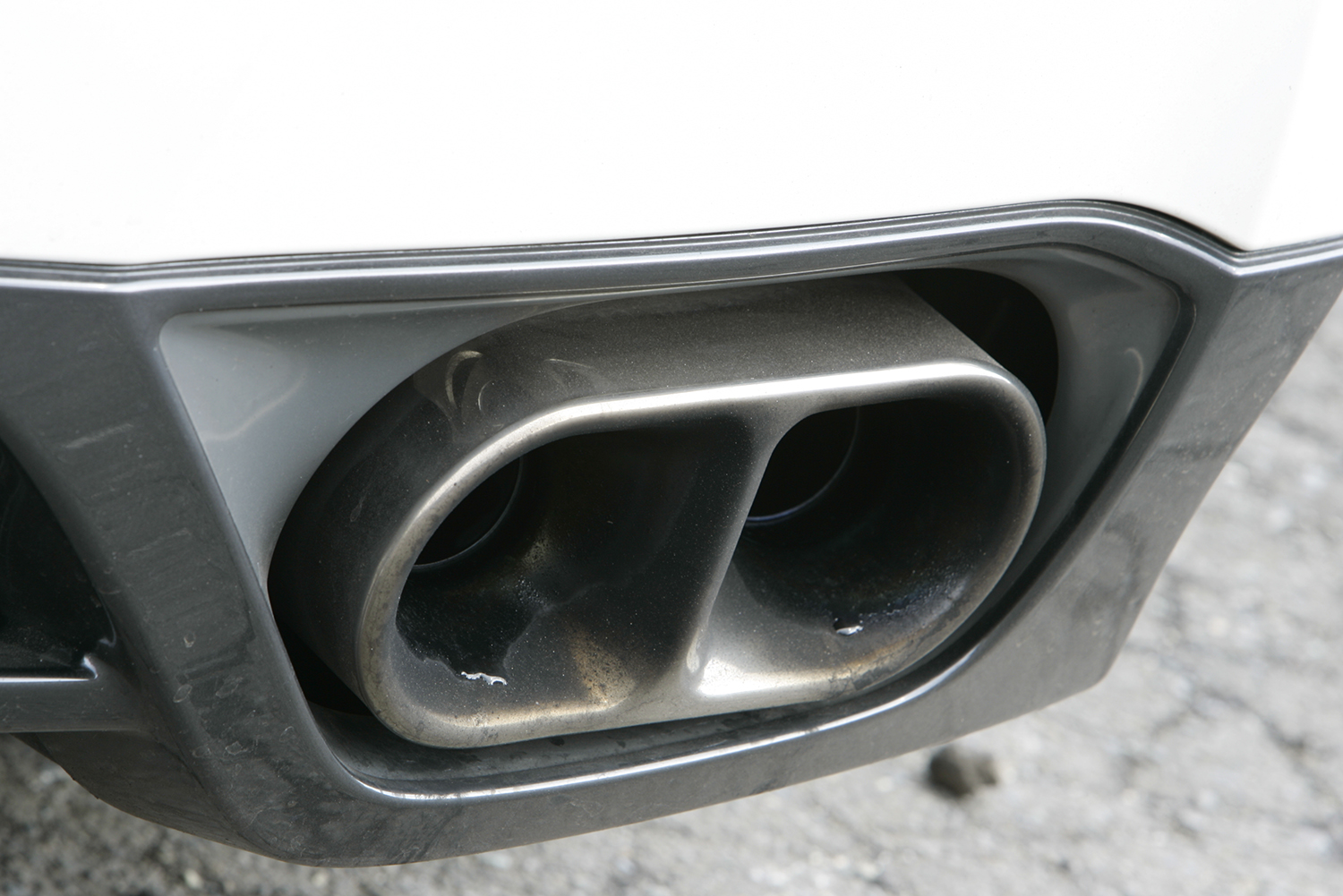 ブレーキだけで400万円以上する知る人ぞ知る超弩級モデル「R35GT-R スペックV」の狂気 〜 画像15