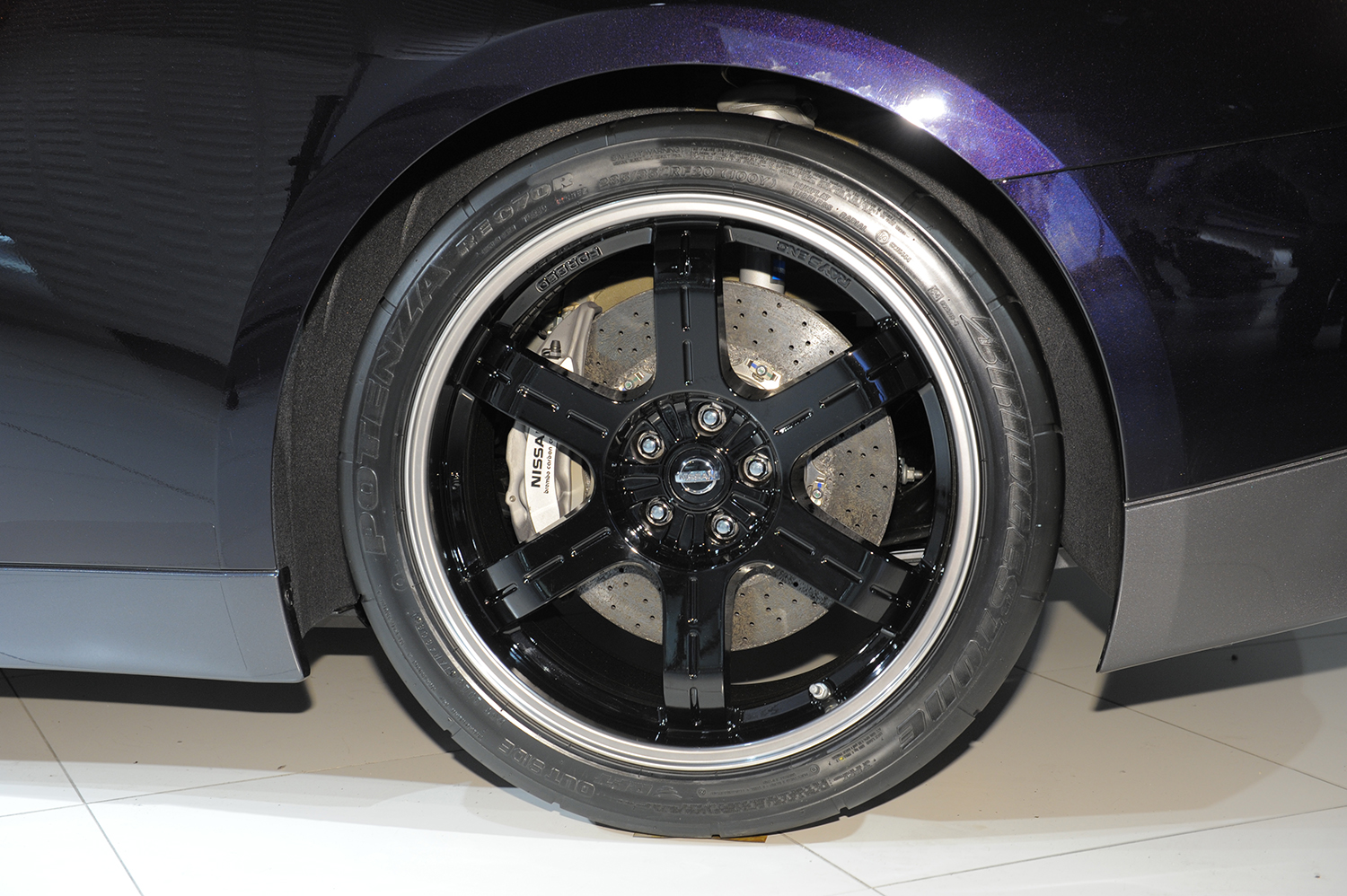 ブレーキだけで400万円以上する知る人ぞ知る超弩級モデル「R35GT-R スペックV」の狂気 〜 画像18