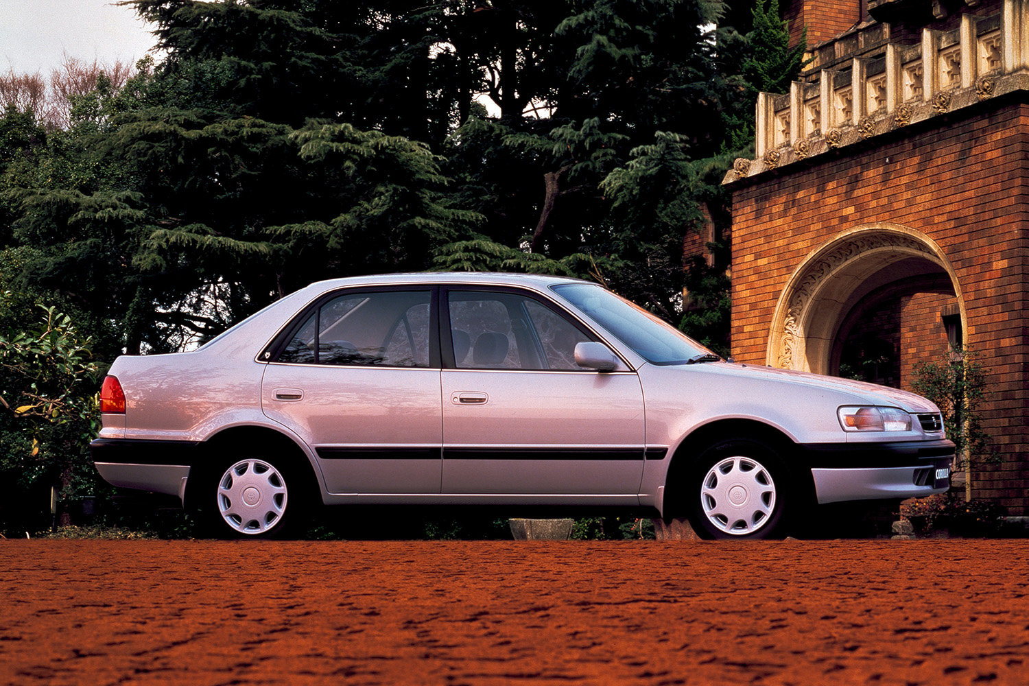 トヨタ・カローラのフロントスタイリング 〜 画像6