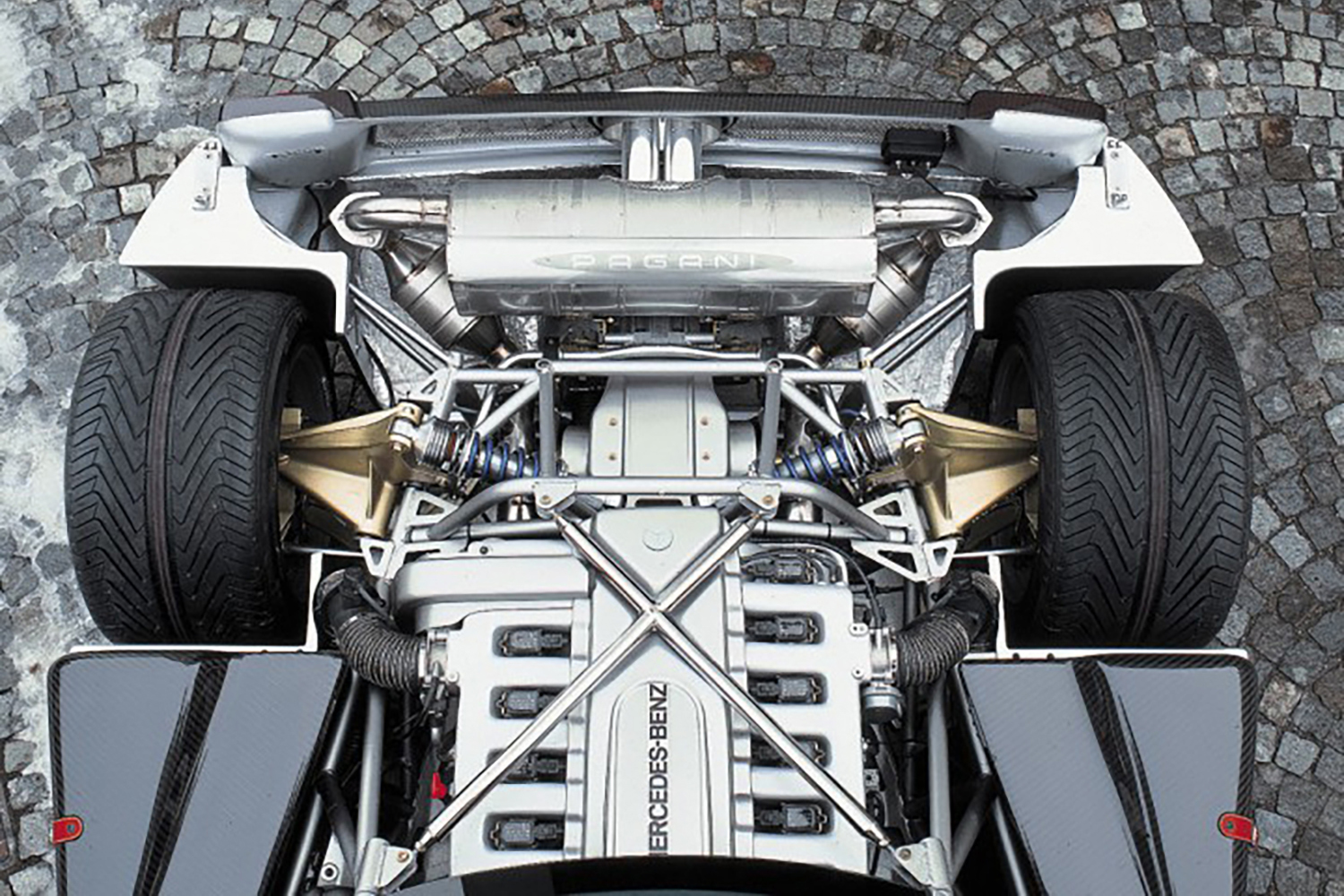 パガーニ・ゾンダ12Cのエンジン