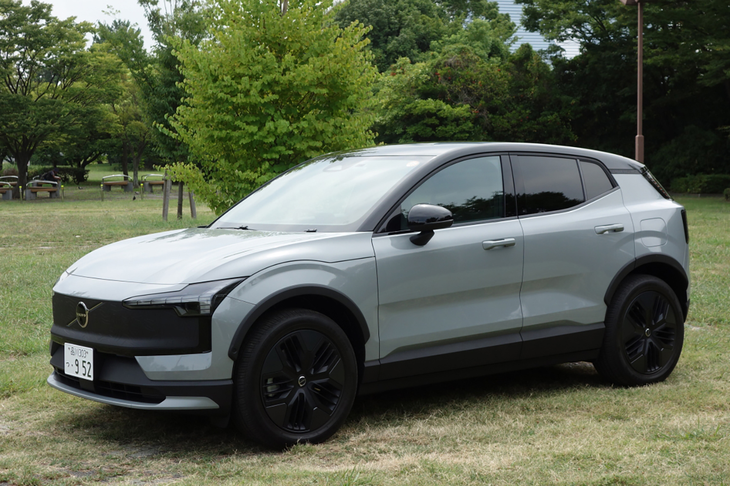 ボルボEX30クロスカントリーのフロントスタイリング 〜 画像10