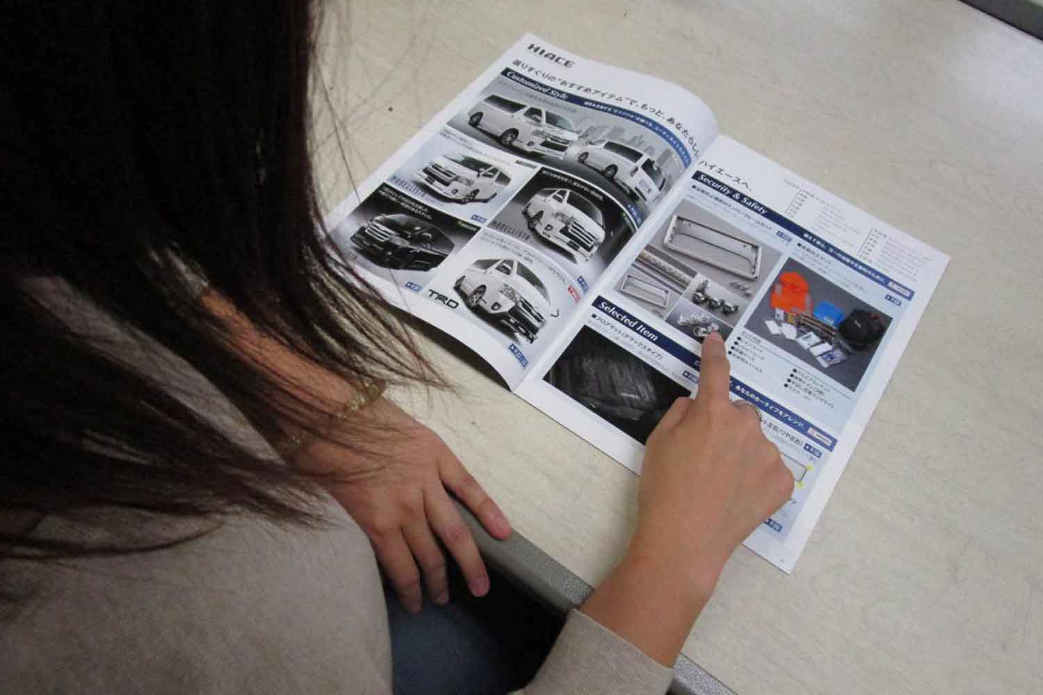 カタログでの純正オプション選び