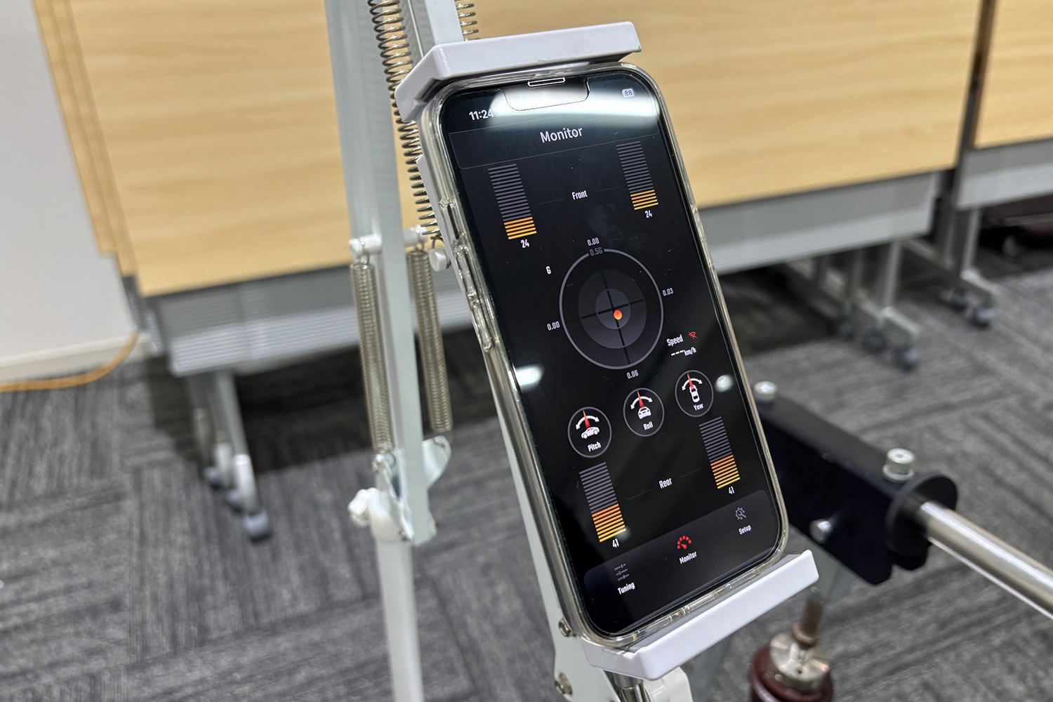 スマホと連動するKYB「ActRide」