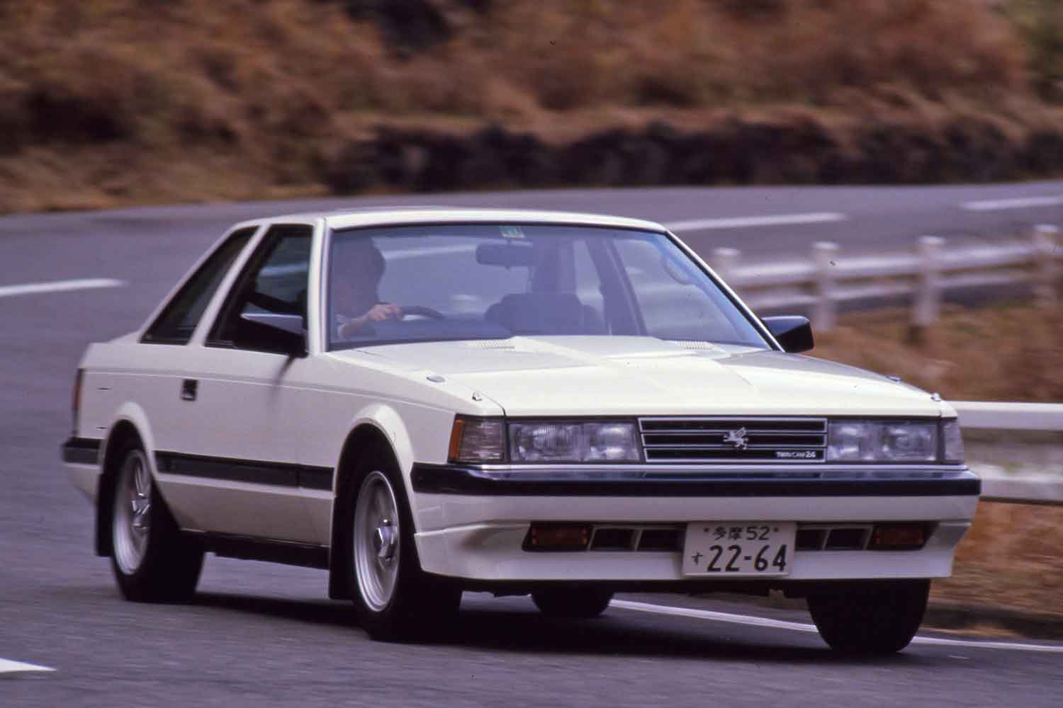 トヨタ・ソアラの走行シーン