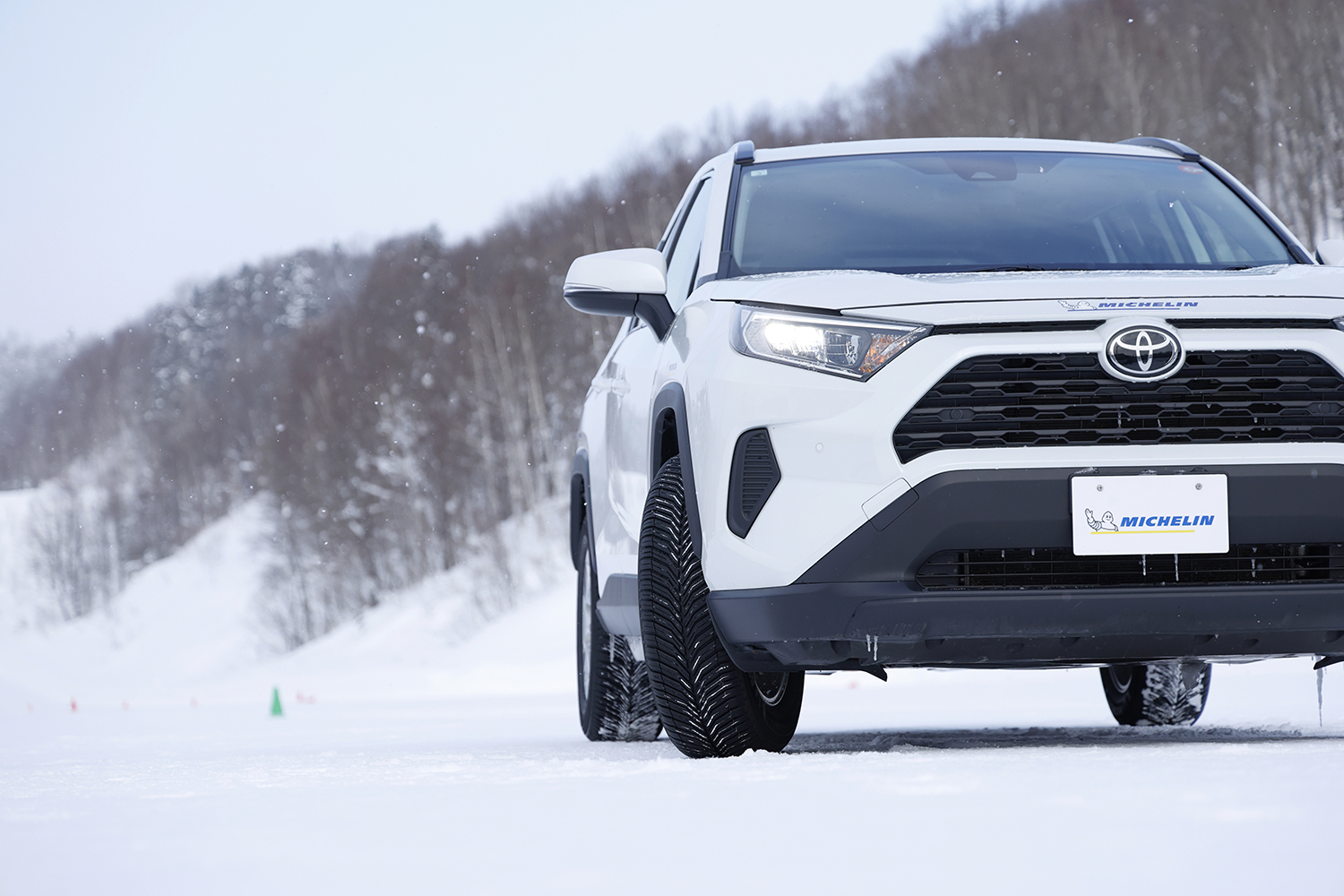 ミシュランなら"氷も走れる夏タイヤ"を造り出してしまうかもしれないと感じさせるクロスクライメート3とクロスクライメート3スポーツ 〜 画像3