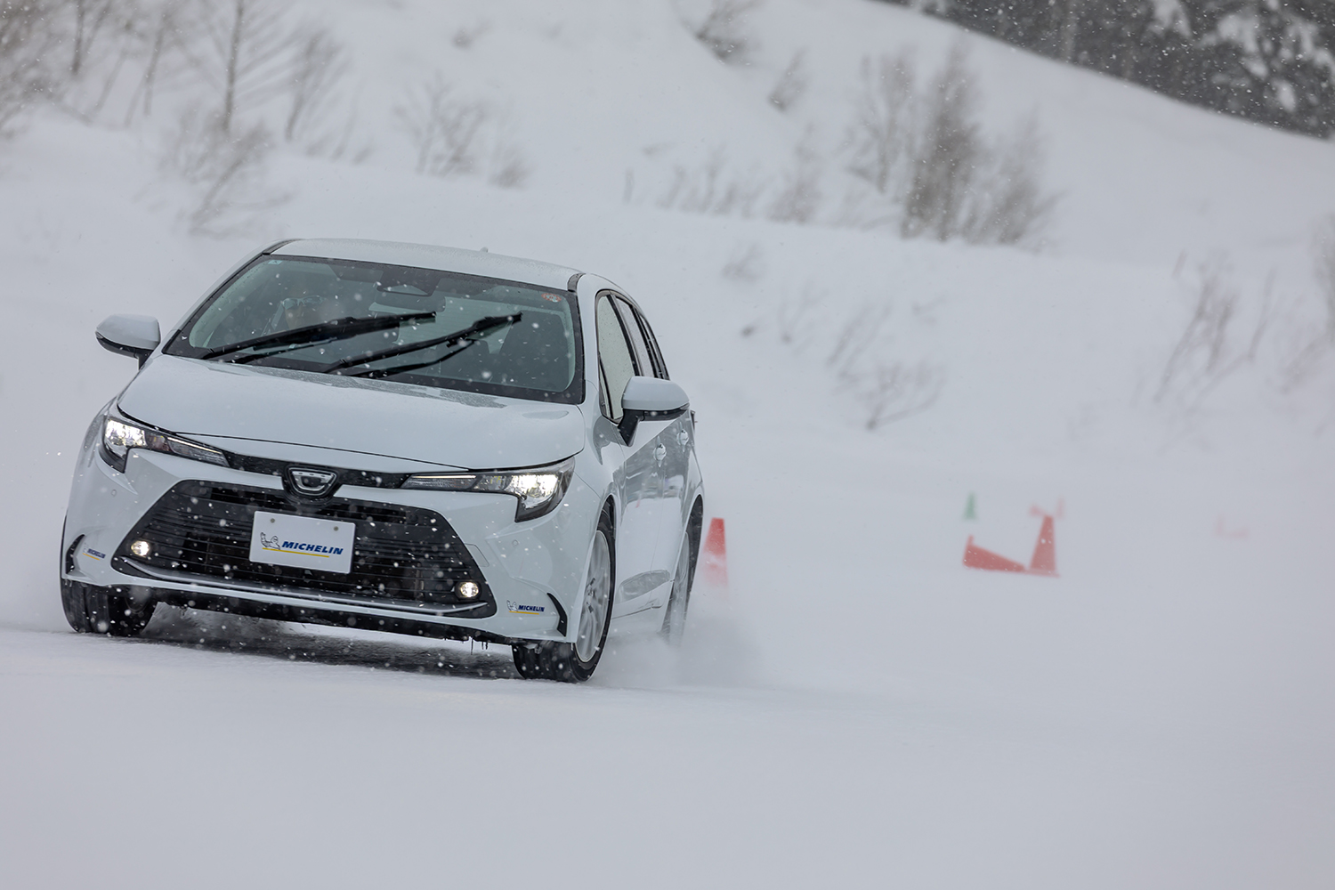 ミシュラン・クロスクライメート3を履いたカローラツーリング