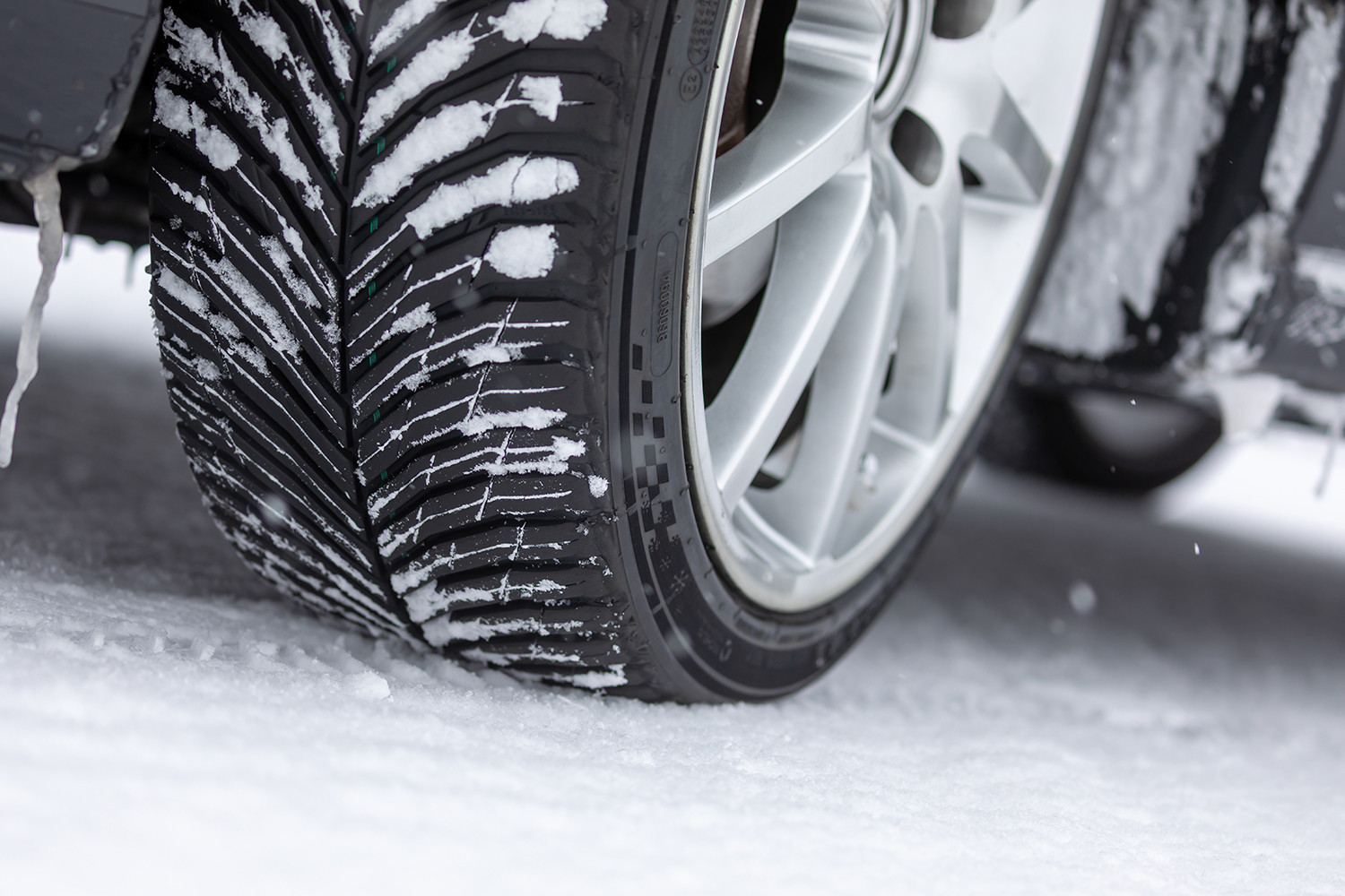 ミシュランなら"氷も走れる夏タイヤ"を造り出してしまうかもしれないと感じさせるクロスクライメート3とクロスクライメート3スポーツ 〜 画像25