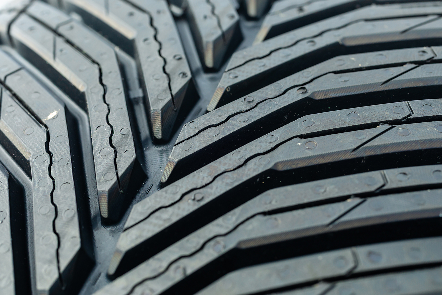 ミシュランなら"氷も走れる夏タイヤ"を造り出してしまうかもしれないと感じさせるクロスクライメート3とクロスクライメート3スポーツ 〜 画像32