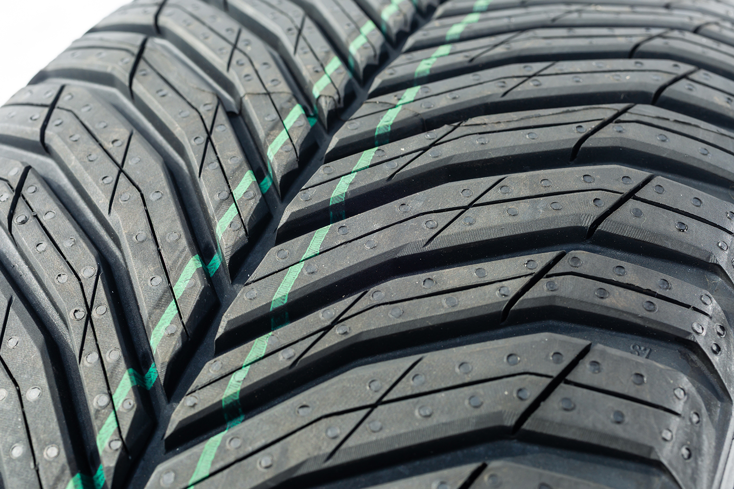 ミシュランなら"氷も走れる夏タイヤ"を造り出してしまうかもしれないと感じさせるクロスクライメート3とクロスクライメート3スポーツ 〜 画像34