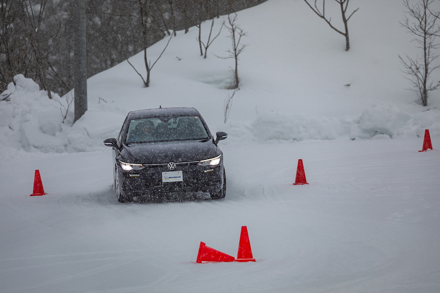 ミシュランなら"氷も走れる夏タイヤ"を造り出してしまうかもしれないと感じさせるクロスクライメート3とクロスクライメート3スポーツ 〜 画像38
