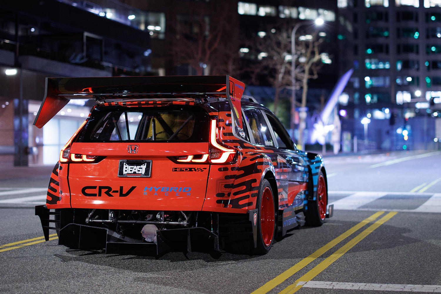 アメリカホンダが手がけた「CR-Vハイブリッドレーサー」はいくらなんでもやりすぎだろ 〜 画像2