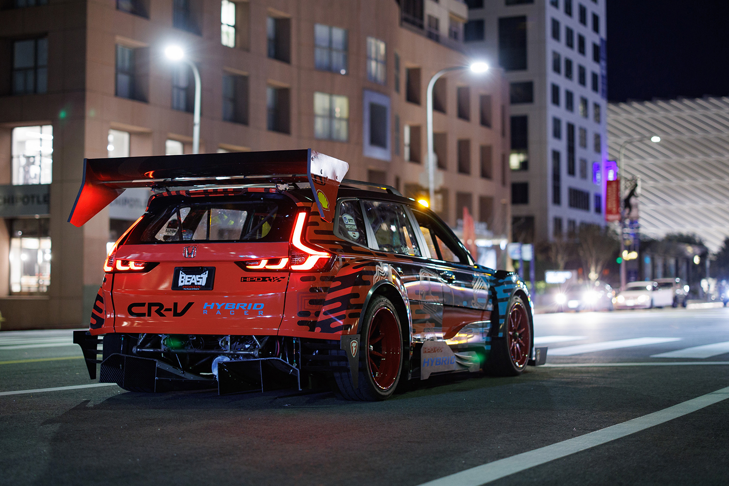 アメリカホンダが手がけた「CR-Vハイブリッドレーサー」はいくらなんでもやりすぎだろ 〜 画像13