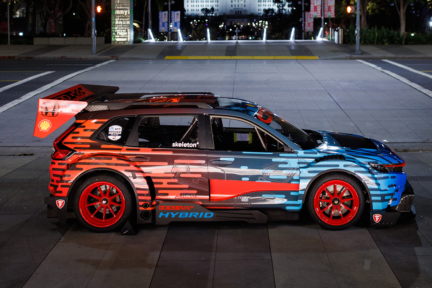 アメリカホンダが手がけた「CR-Vハイブリッドレーサー」はいくらなんでもやりすぎだろ 〜 画像16