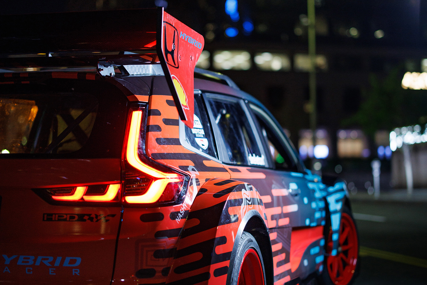 アメリカホンダが手がけた「CR-Vハイブリッドレーサー」はいくらなんでもやりすぎだろ 〜 画像18