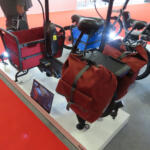 【画像】電動キックボードと同じ規格で物流問題を解決！　荷物の配達に注目される「電動小型モビリティ」のいま 〜 画像1