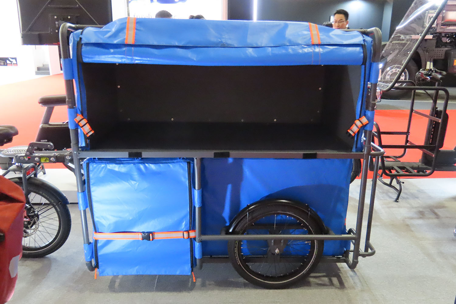 自転車のリヤカー