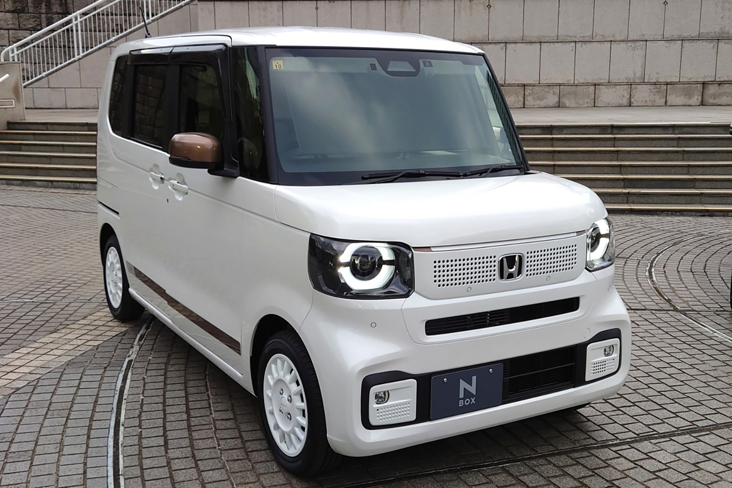 ホンダN-BOXのフロントスタイリング