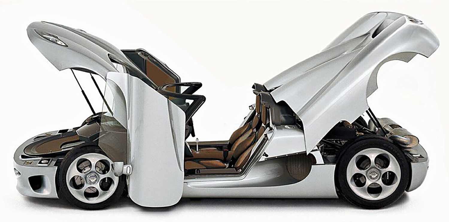 ケーニグセグCC8Sのサイドビュー