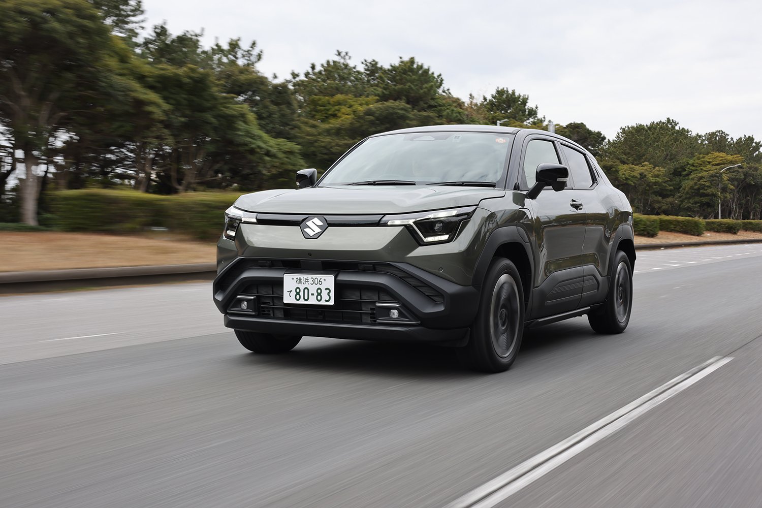 スズキeビターラ4WDの走行シーン